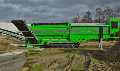 NH 6020 H XL Raupe